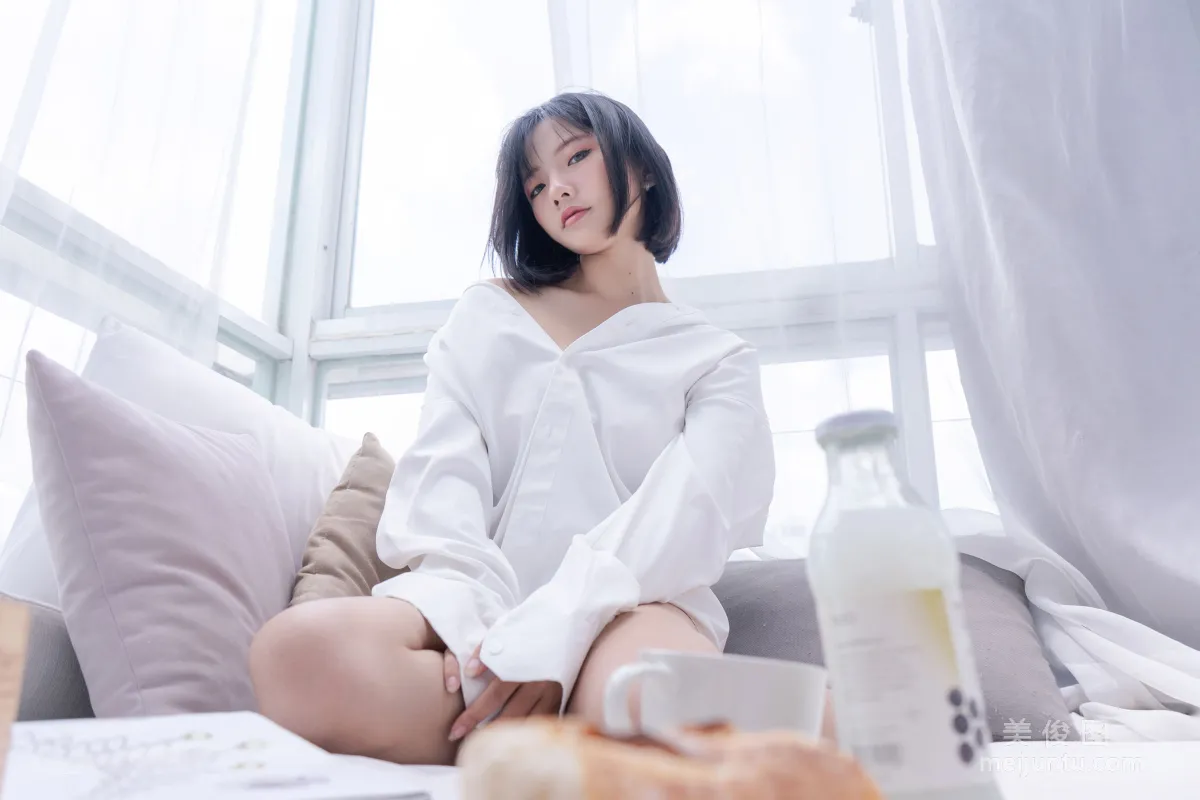 Messie Huang 《Boyfriend's shirt 》 寫真集 5