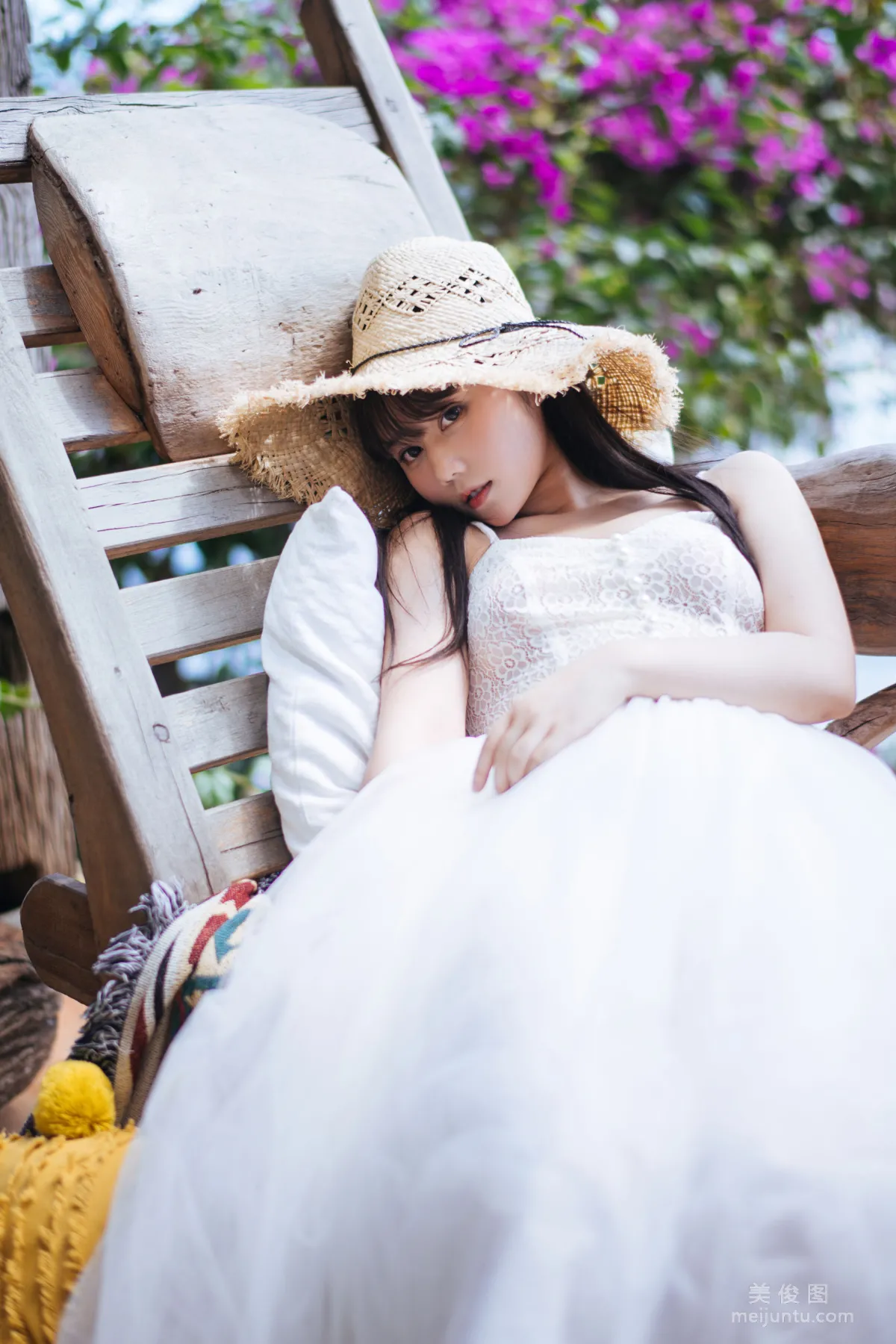 [喵糖映画] VOL.305 静夏白裙 写真集1