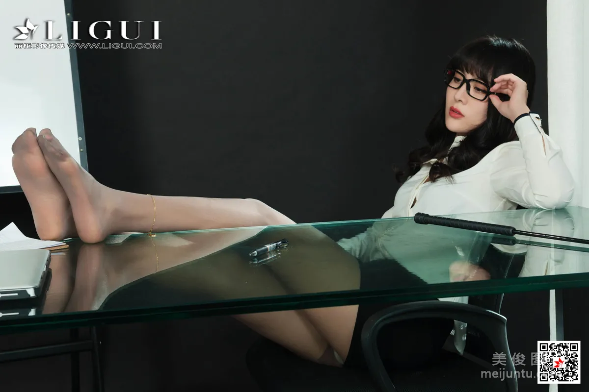 [丽柜Ligui] 网络丽人 Model 芒果 - 灰丝OL长腿秘书65