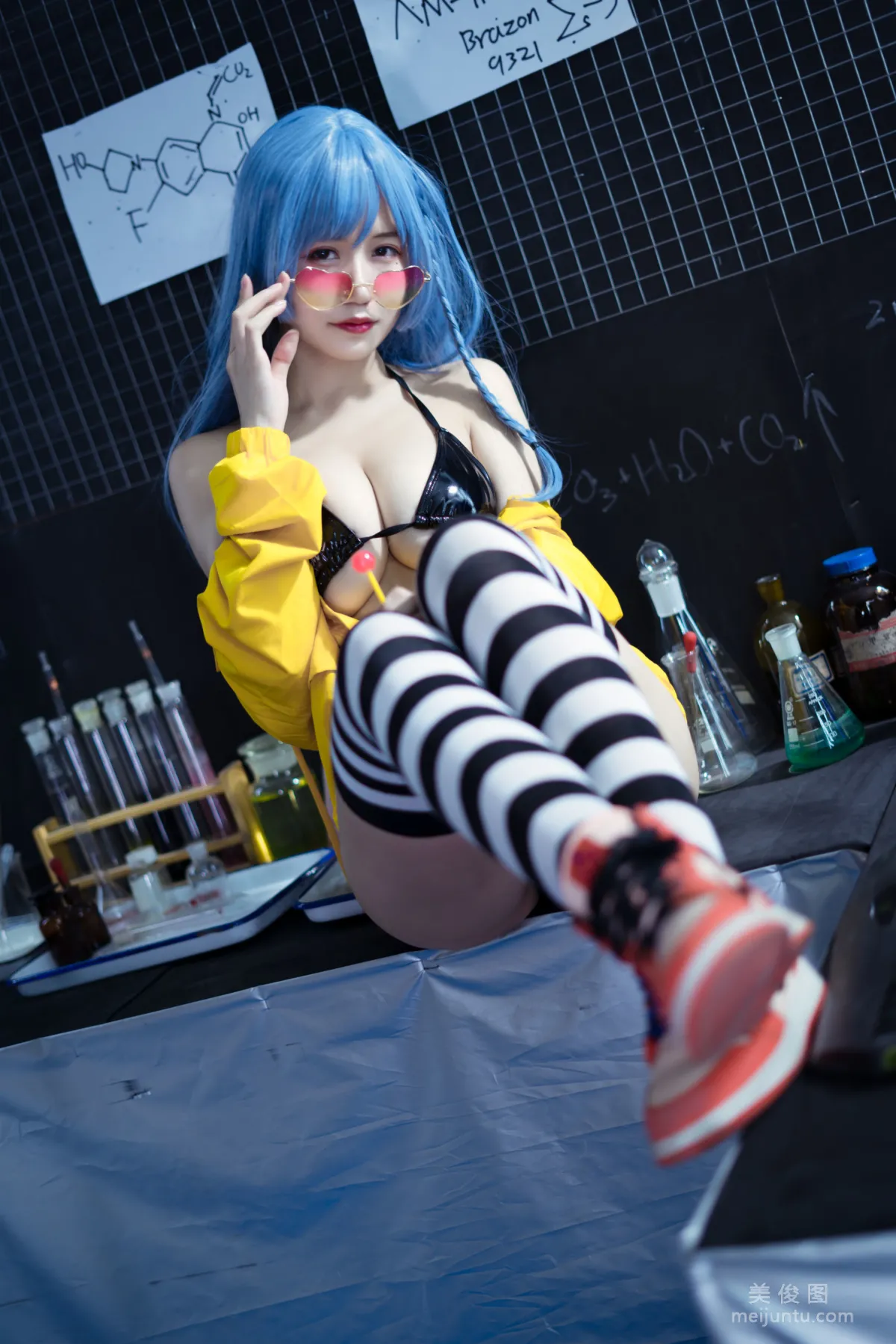 [網紅COSER] 動漫博主小倉千代w - 艦長 寫真集 33