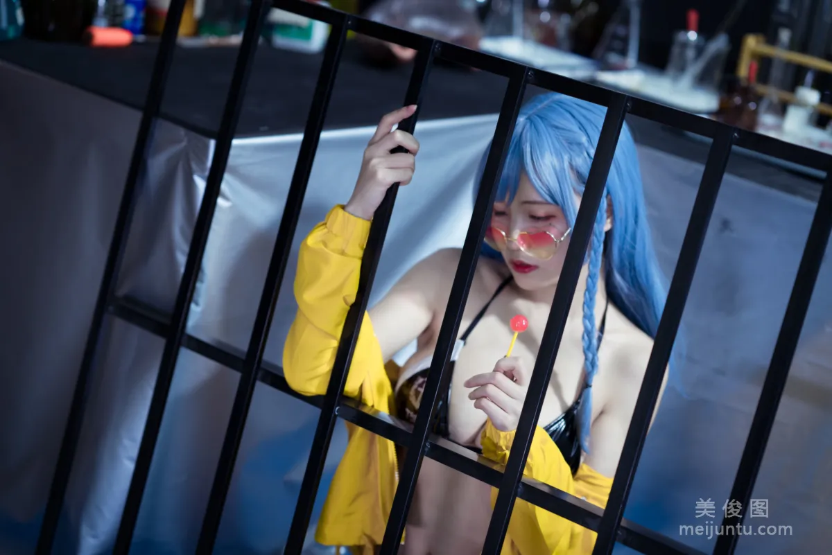 [網紅COSER] 動漫博主小倉千代w - 艦長 寫真集 12