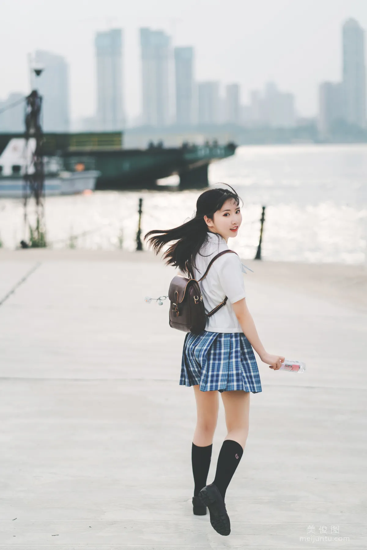 [网红COSER] 面饼仙儿 - 沙雕JK 2