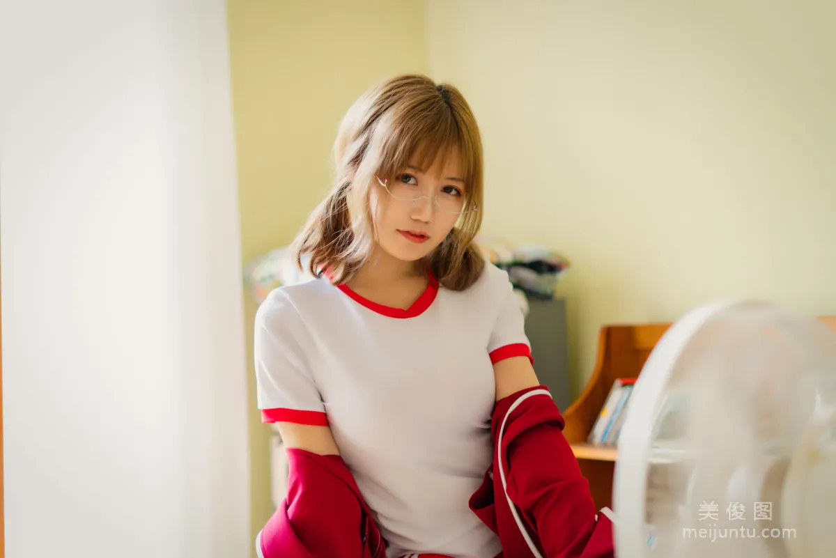 [網紅COSER] 小倉千代w - 紅色體操服 寫真集 18