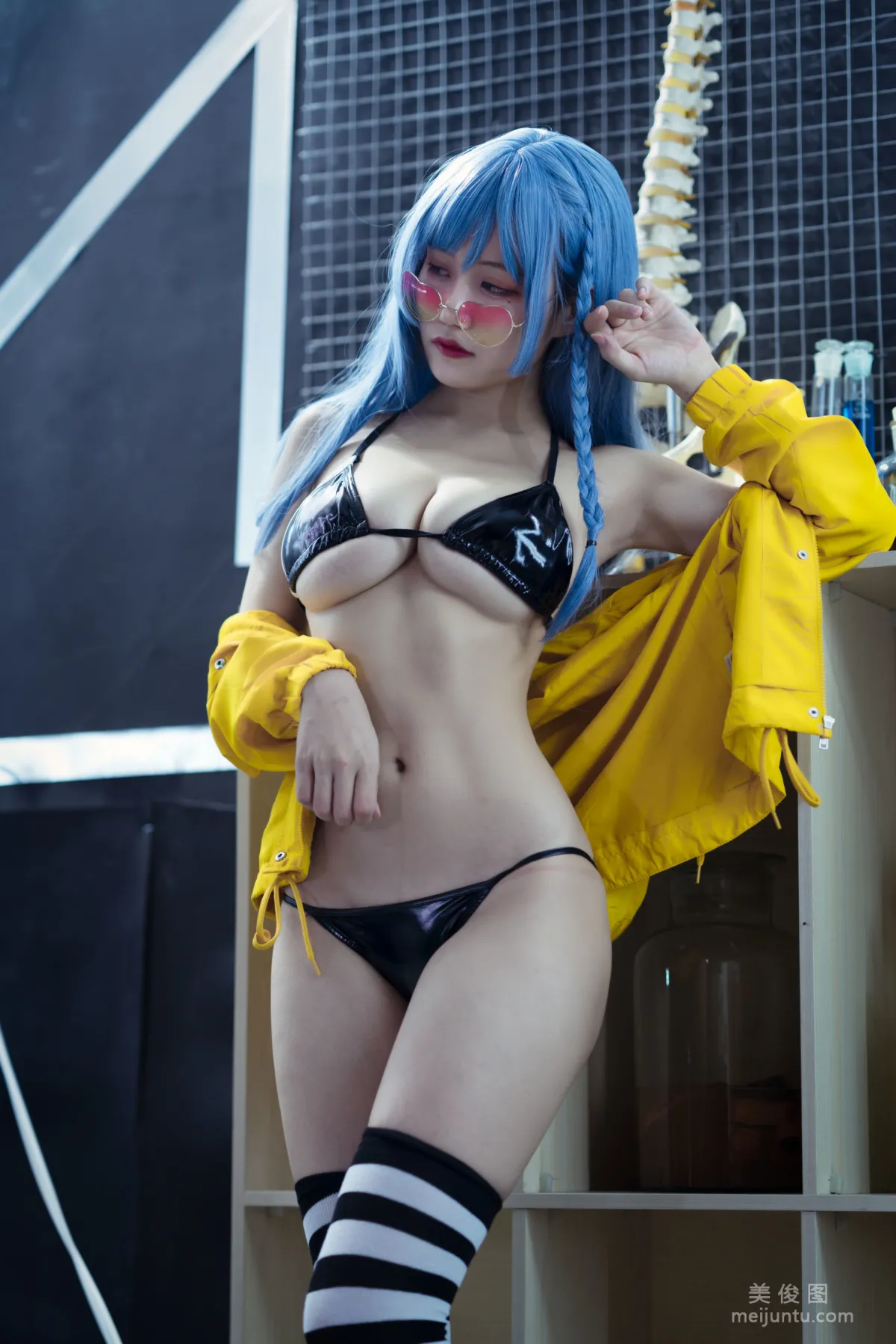 [網紅COSER] 動漫博主小倉千代w - 艦長 寫真集 24