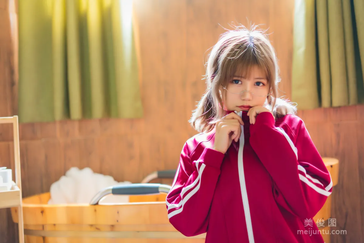 [網紅COSER] 小倉千代w - 紅色體操服 寫真集 47