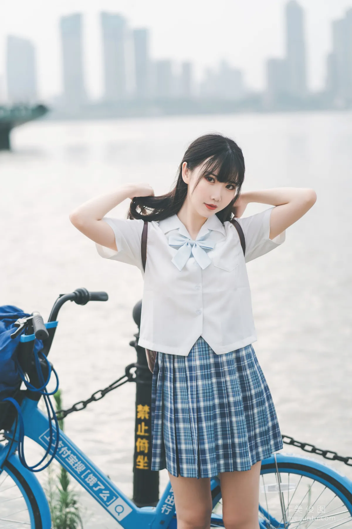 [网红COSER] 面饼仙儿 - 沙雕JK 4