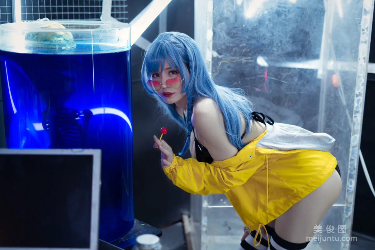 [網紅COSER] 動漫博主小倉千代w - 艦長 寫真集 13