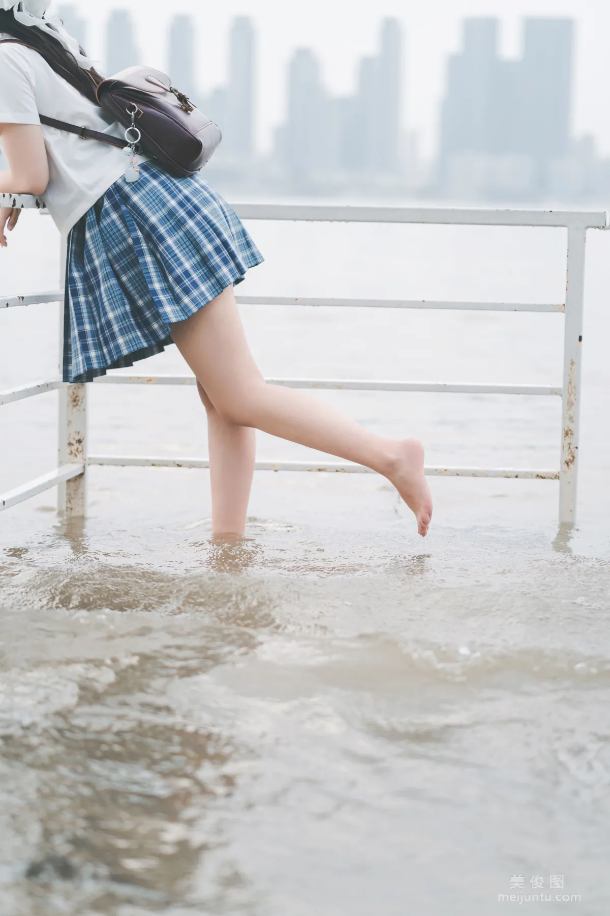 [网红COSER] 面饼仙儿 - 沙雕JK 8