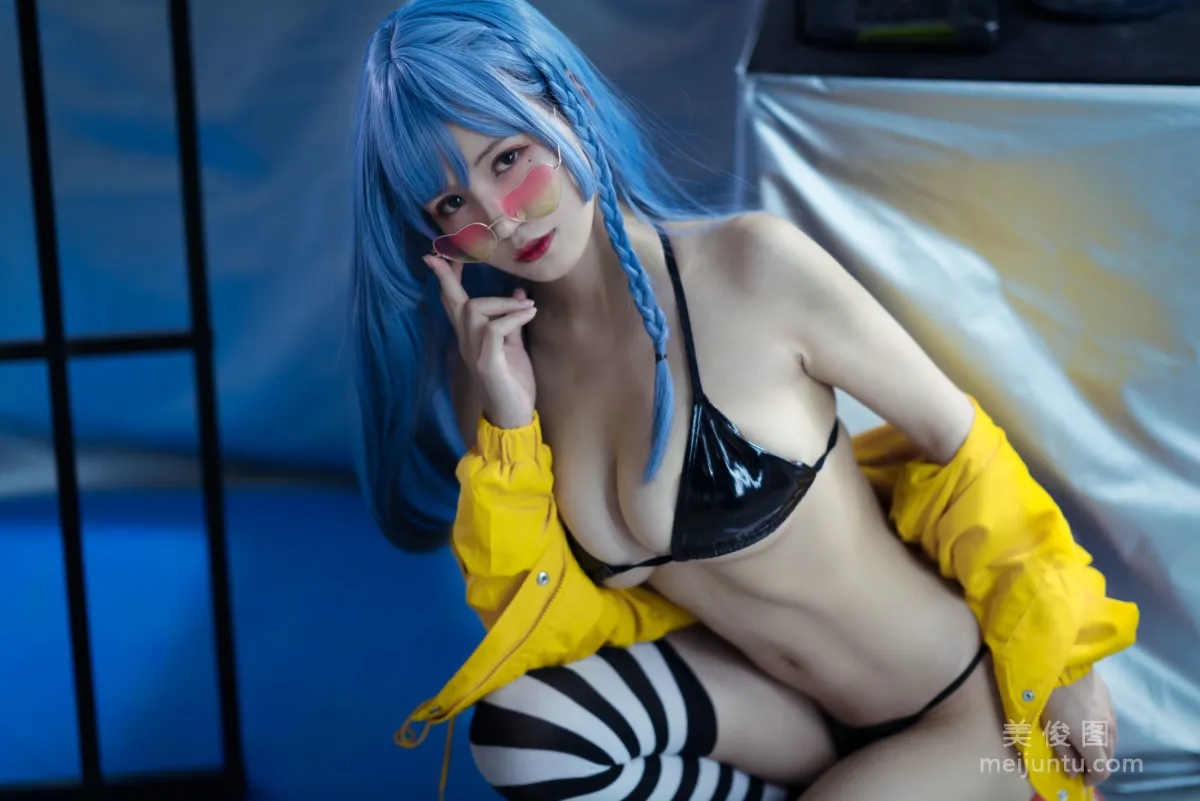 [網紅COSER] 動漫博主小倉千代w - 艦長 寫真集 16