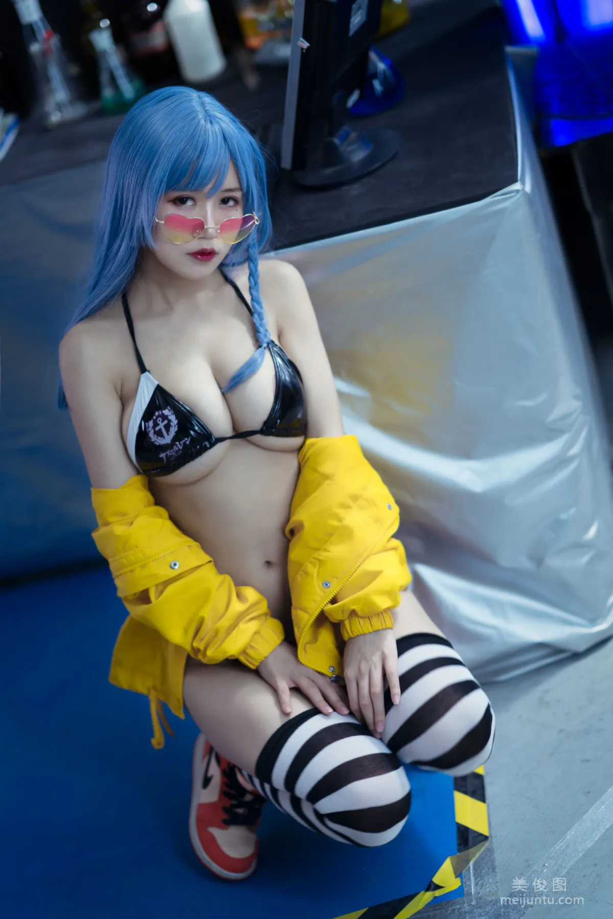 [網紅COSER] 動漫博主小倉千代w - 艦長 寫真集 17