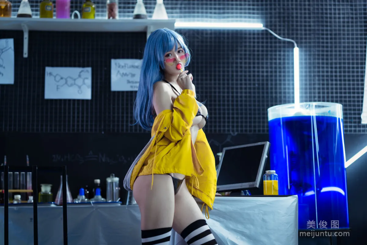 [網紅COSER] 動漫博主小倉千代w - 艦長 寫真集 4