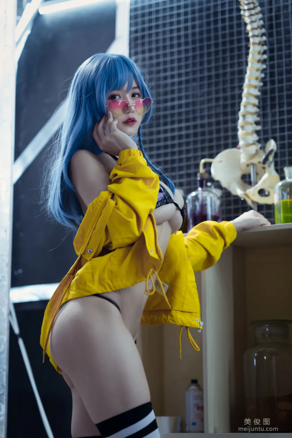 [網紅COSER] 動漫博主小倉千代w - 艦長 寫真集 21