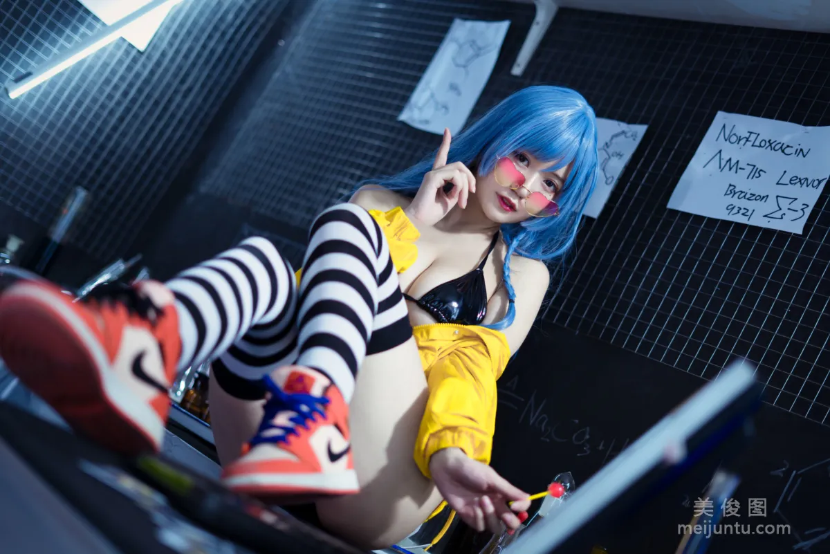 [網紅COSER] 動漫博主小倉千代w - 艦長 寫真集 34