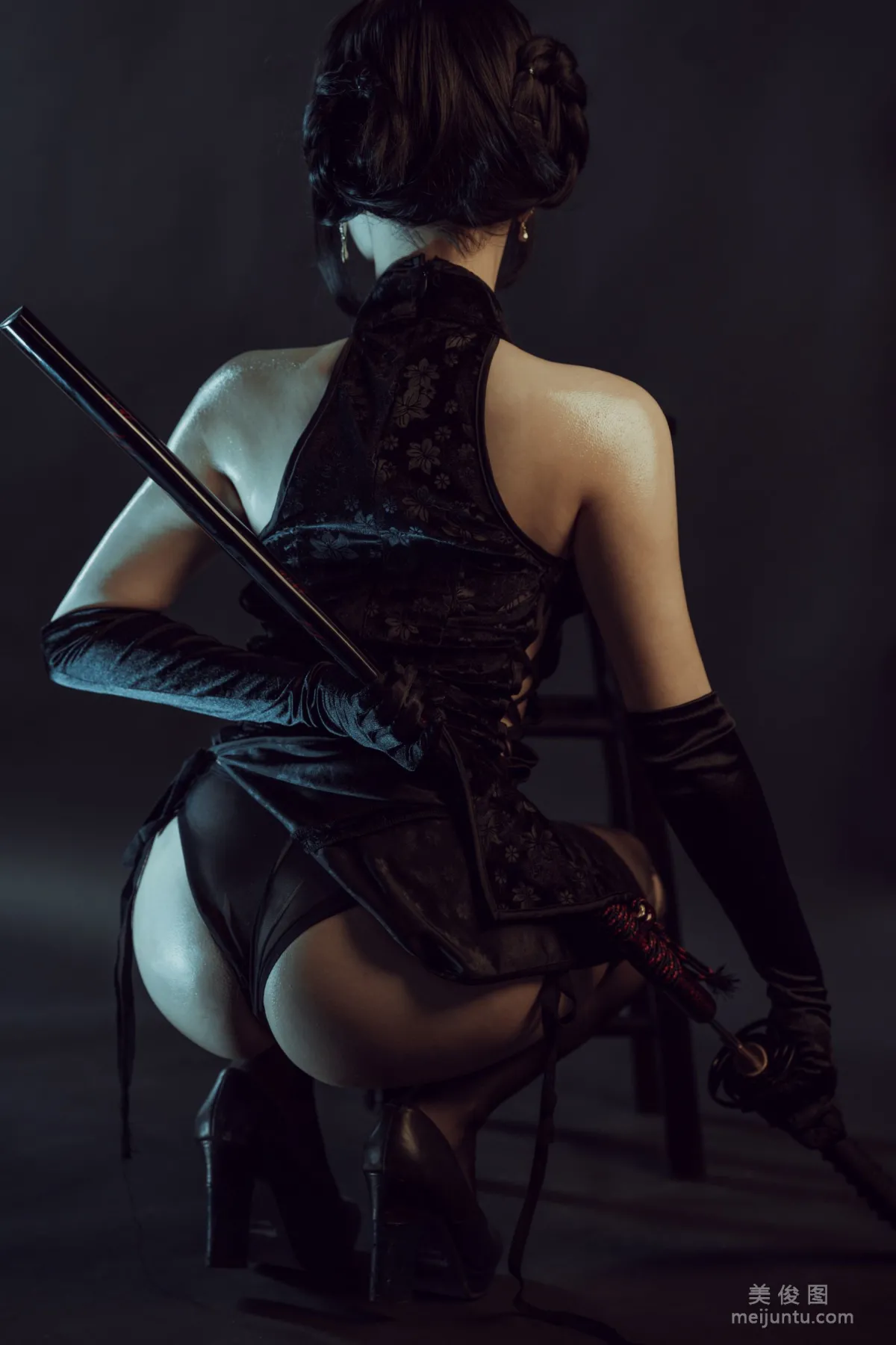 [網紅COSER] 七月喵子 - 黑旗袍 寫真集 6