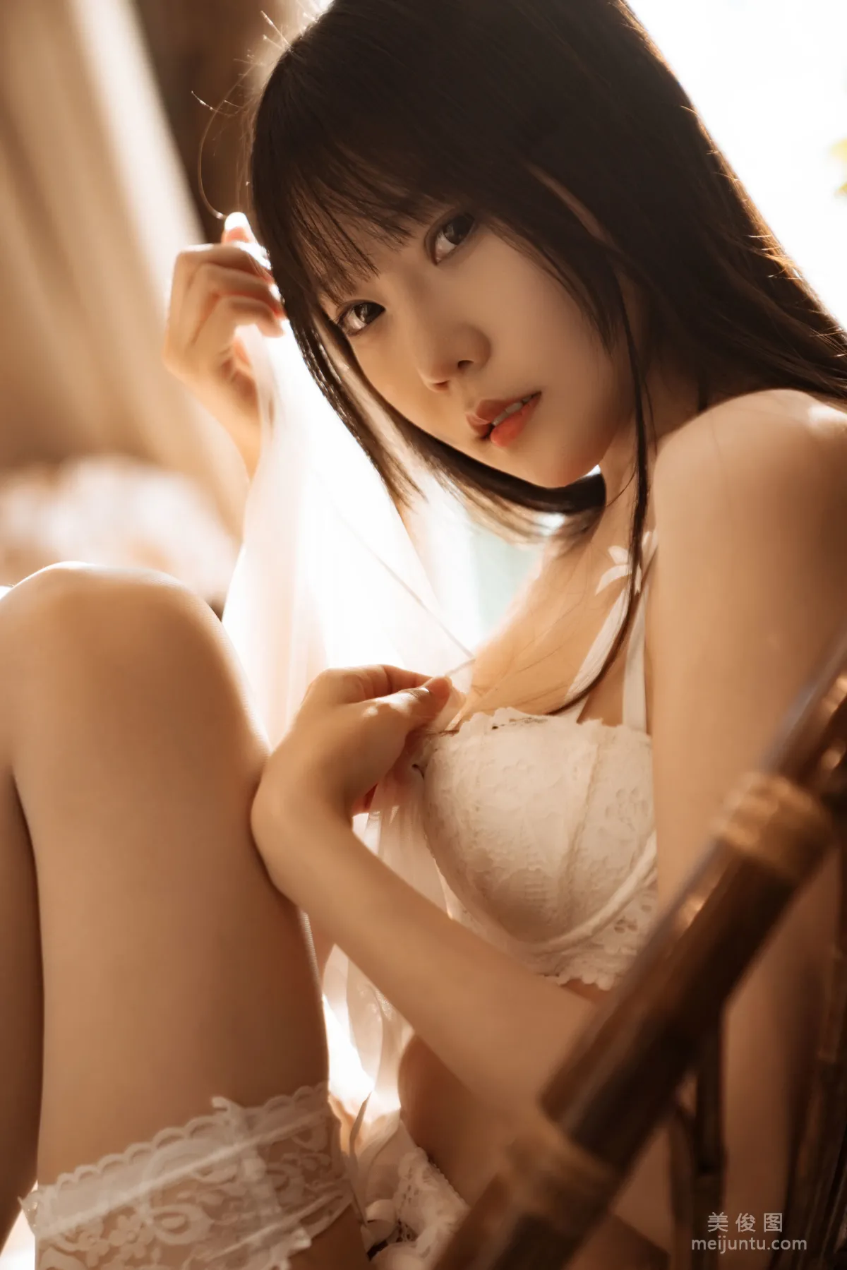 [網紅COSER] 香草喵露露 - 室内白色蕾絲 寫真集 49