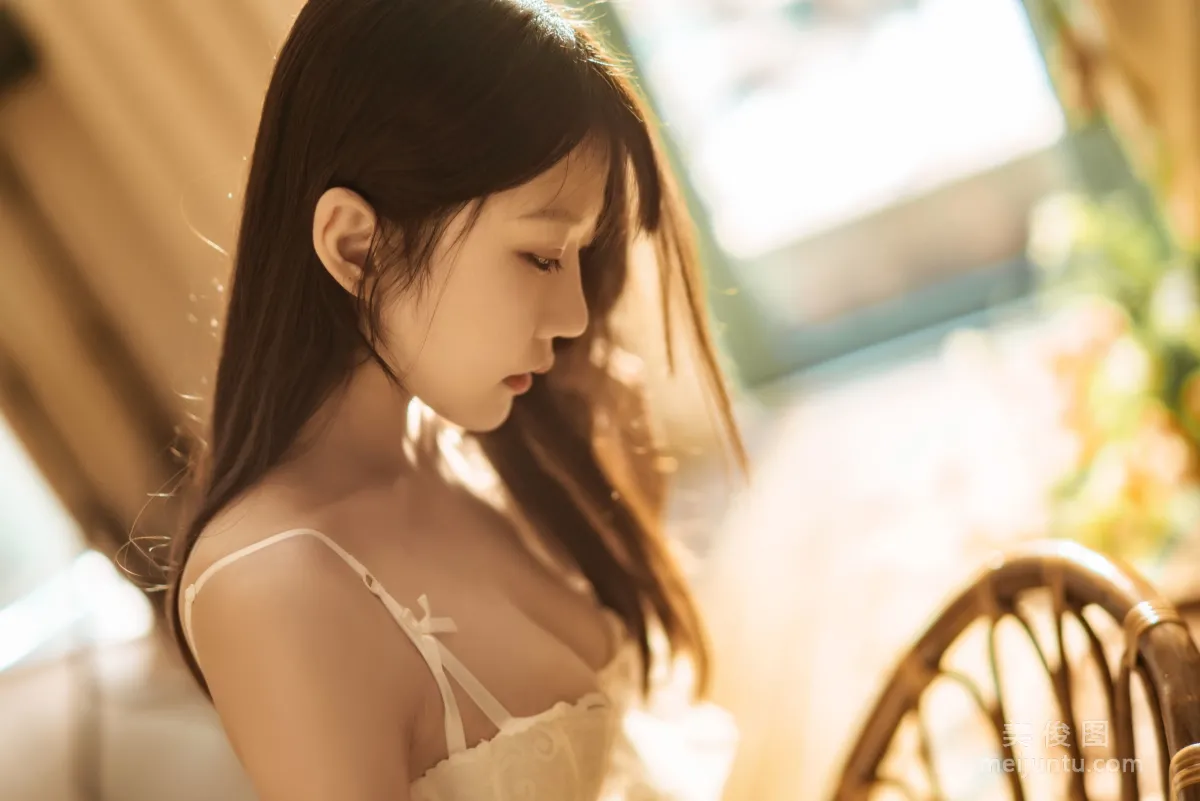 [網紅COSER] 香草喵露露 - 室内白色蕾絲 寫真集 14
