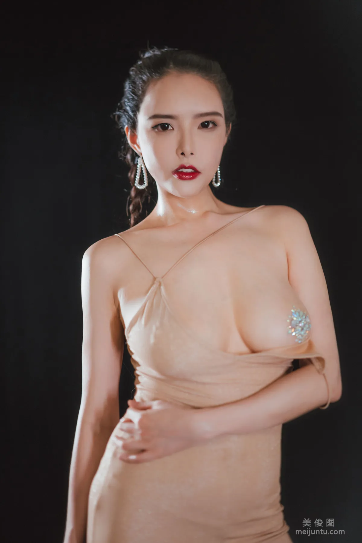 [網紅COSER] 秋和柯基(夏小秋秋秋) - 把藝術打在公屏上 寫真集 21