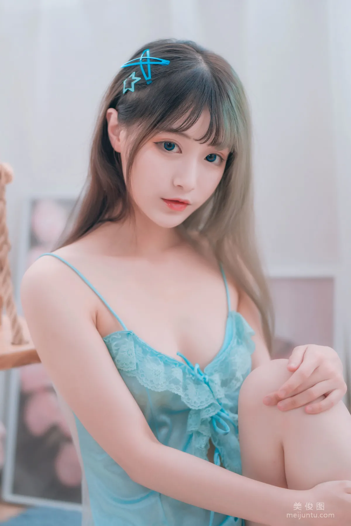 [網紅COSER] 動漫博主鐵闆燒鬼舞w - 露背 寫真集 1