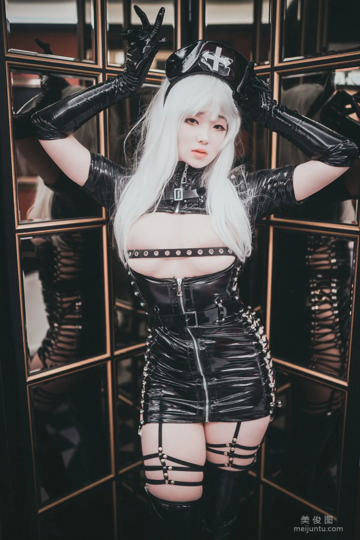 [網紅COSER] 韓國妹子BamBi - Poisonous nurse 寫真集 41