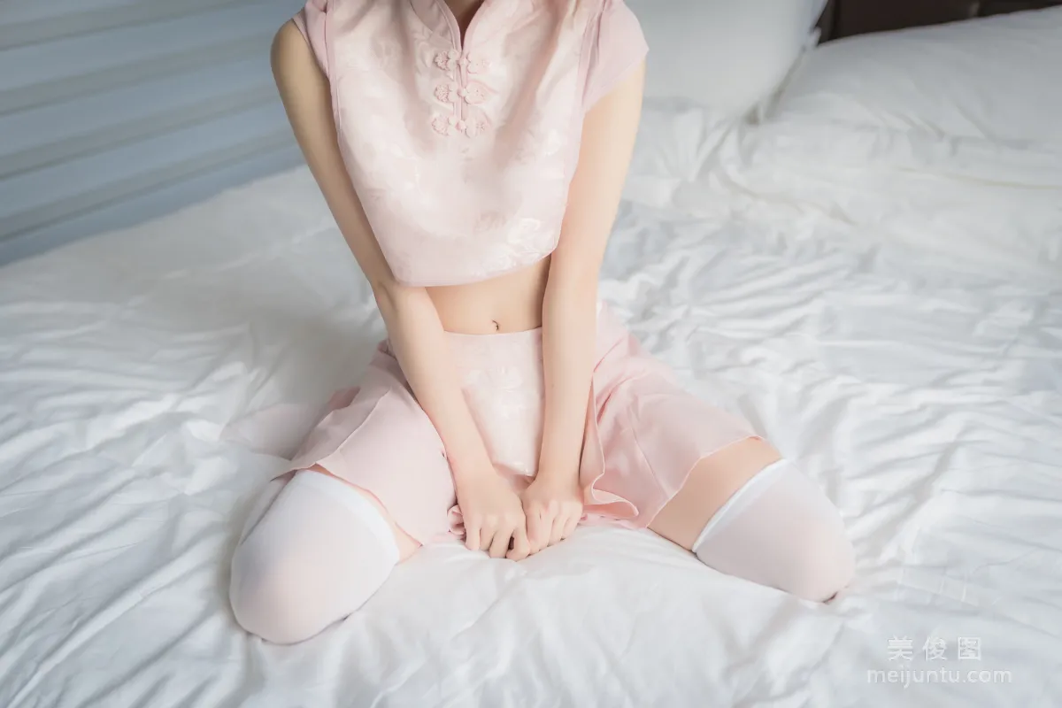 [網紅COSER] Kitaro_绮太郎 - 粉色團子 寫真集 8