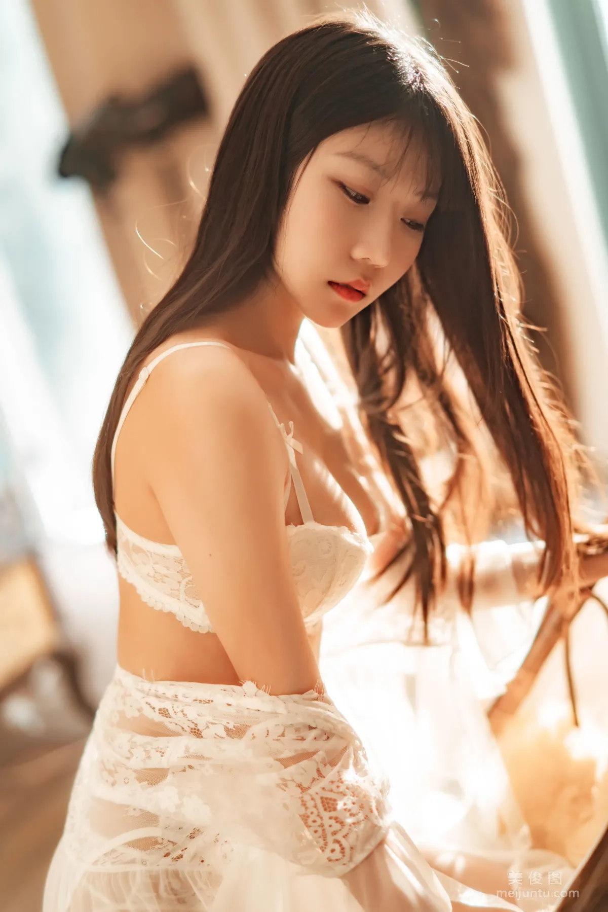 [網紅COSER] 香草喵露露 - 室内白色蕾絲 寫真集 9