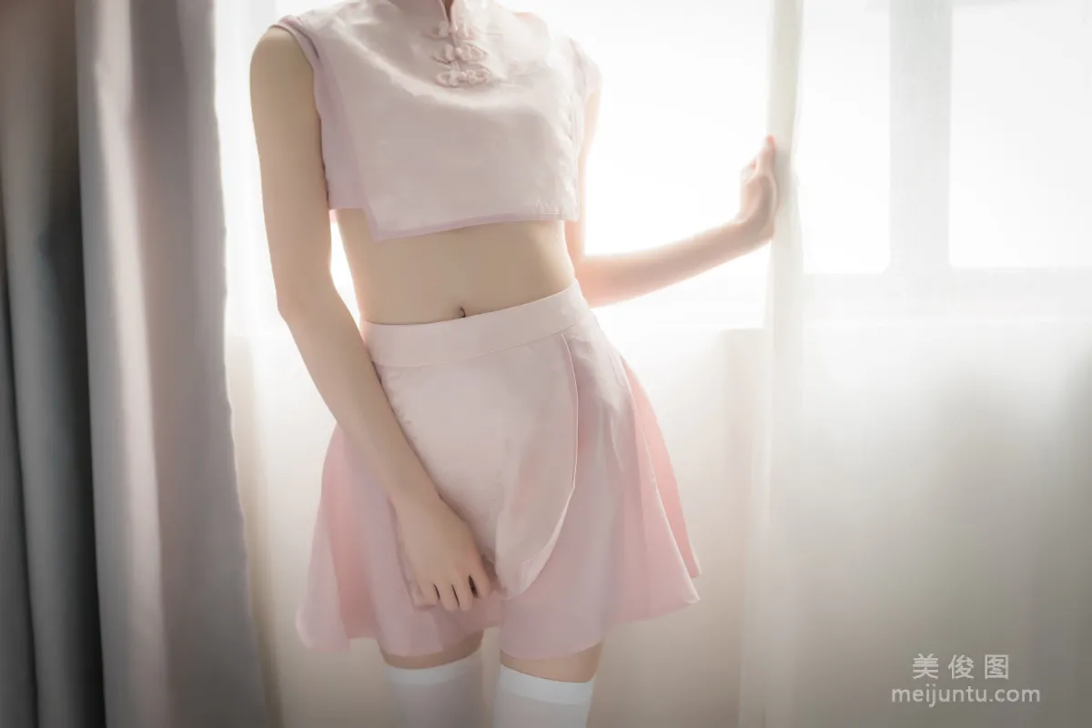 [網紅COSER] Kitaro_绮太郎 - 粉色團子 寫真集 15