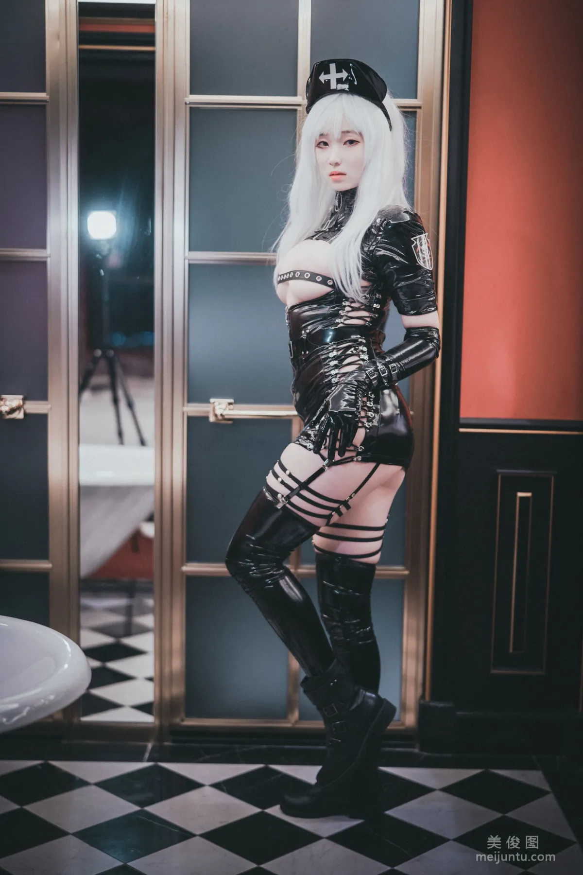 [網紅COSER] 韓國妹子BamBi - Poisonous nurse 寫真集 34