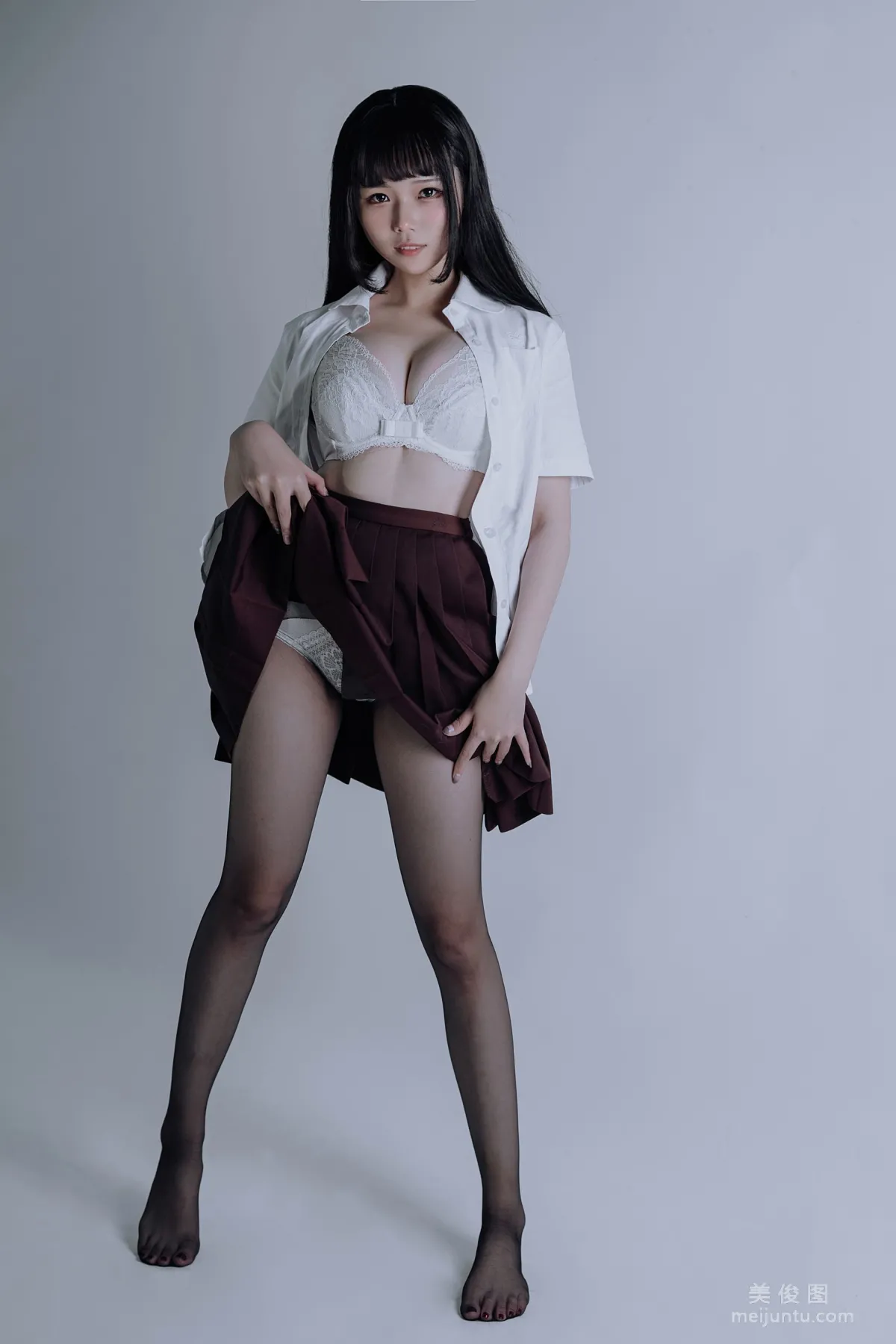 [網紅COSER] 七月喵子 - JK黑絲 寫真集 2