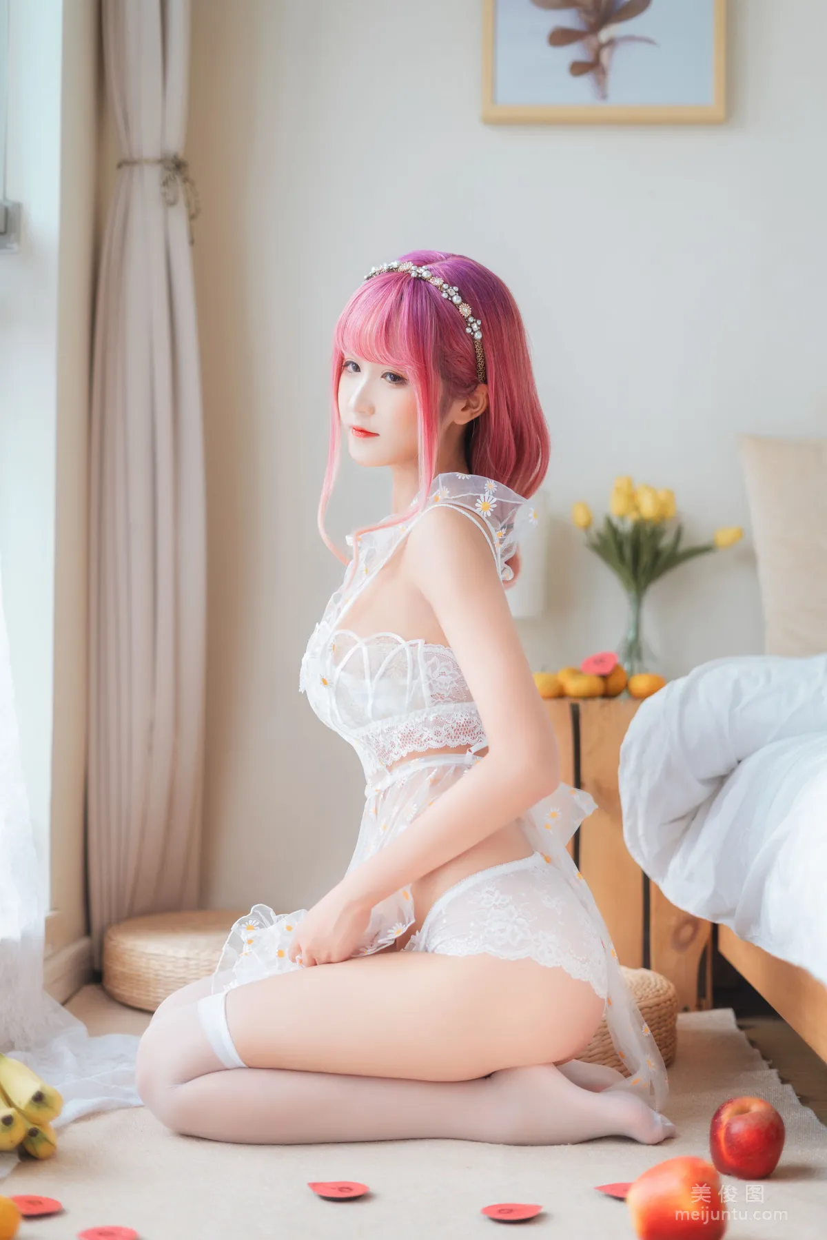 [網紅COSER] 微博妹子三度_69 - 雛菊圍裙 寫真集 1