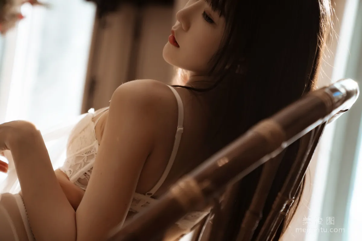 [網紅COSER] 香草喵露露 - 室内白色蕾絲 寫真集 47