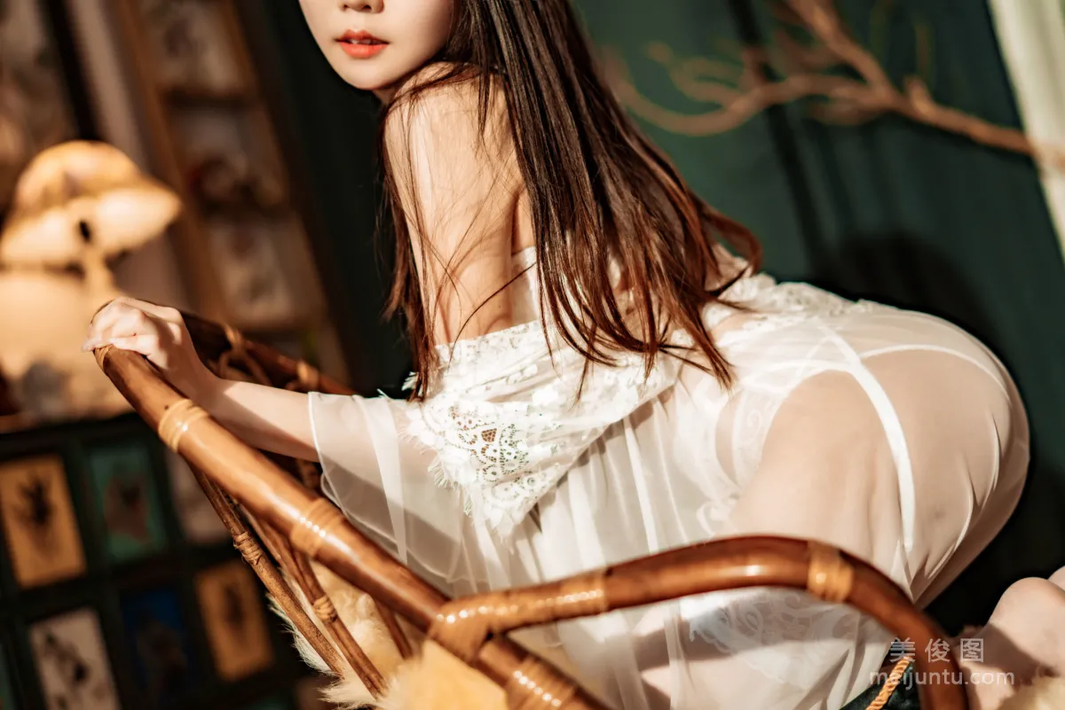 [網紅COSER] 香草喵露露 - 室内白色蕾絲 寫真集 21