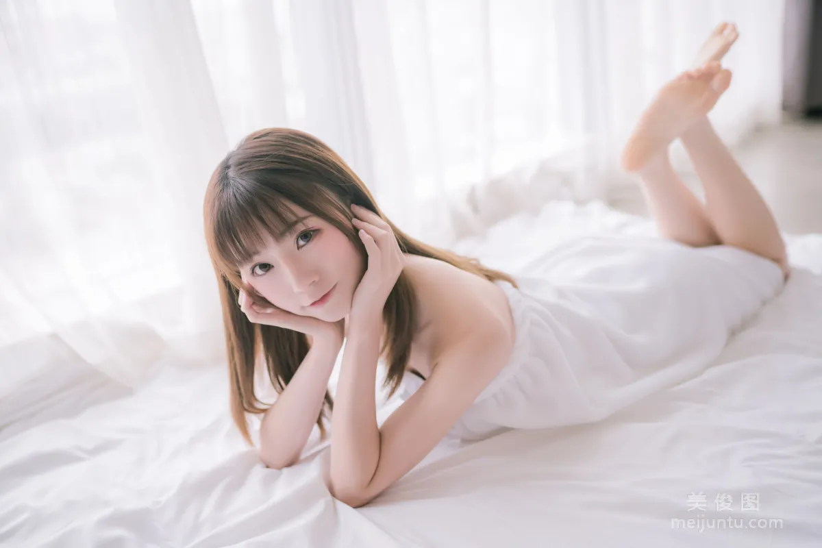 [網紅COSER] Kitaro_绮太郎 - 純白浴巾 寫真集 14