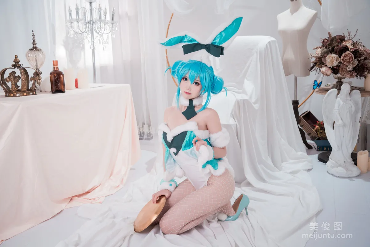 [網紅COSER] 面餅仙兒 - 初音兔女郎 寫真集 10