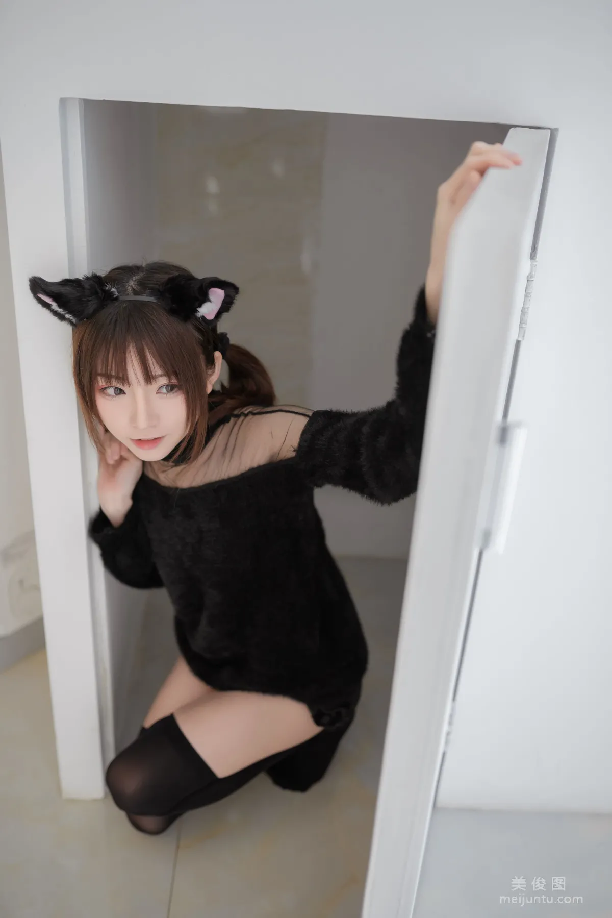[網紅COSER] 動漫博主Kitaro_绮太郎 - 黑喵 寫真集 42
