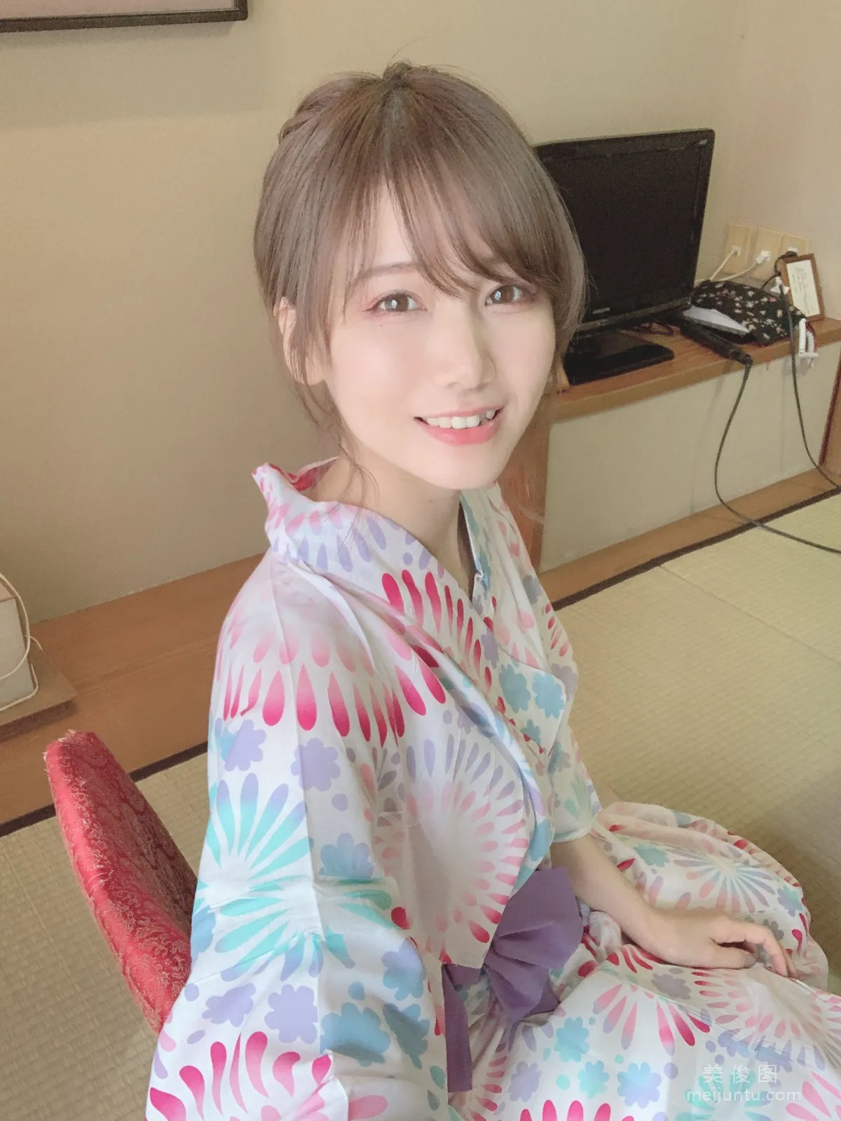日本甜美COSERけんけん[fantia] 花火柄浴衣②(′∩ω・｀)ﾁﾗｯ!! 18
