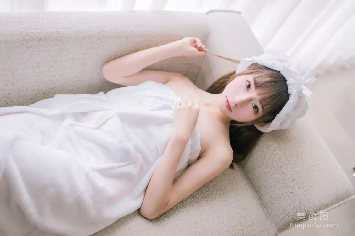 [網紅COSER] Kitaro_绮太郎 - 純白浴巾 寫真集 41
