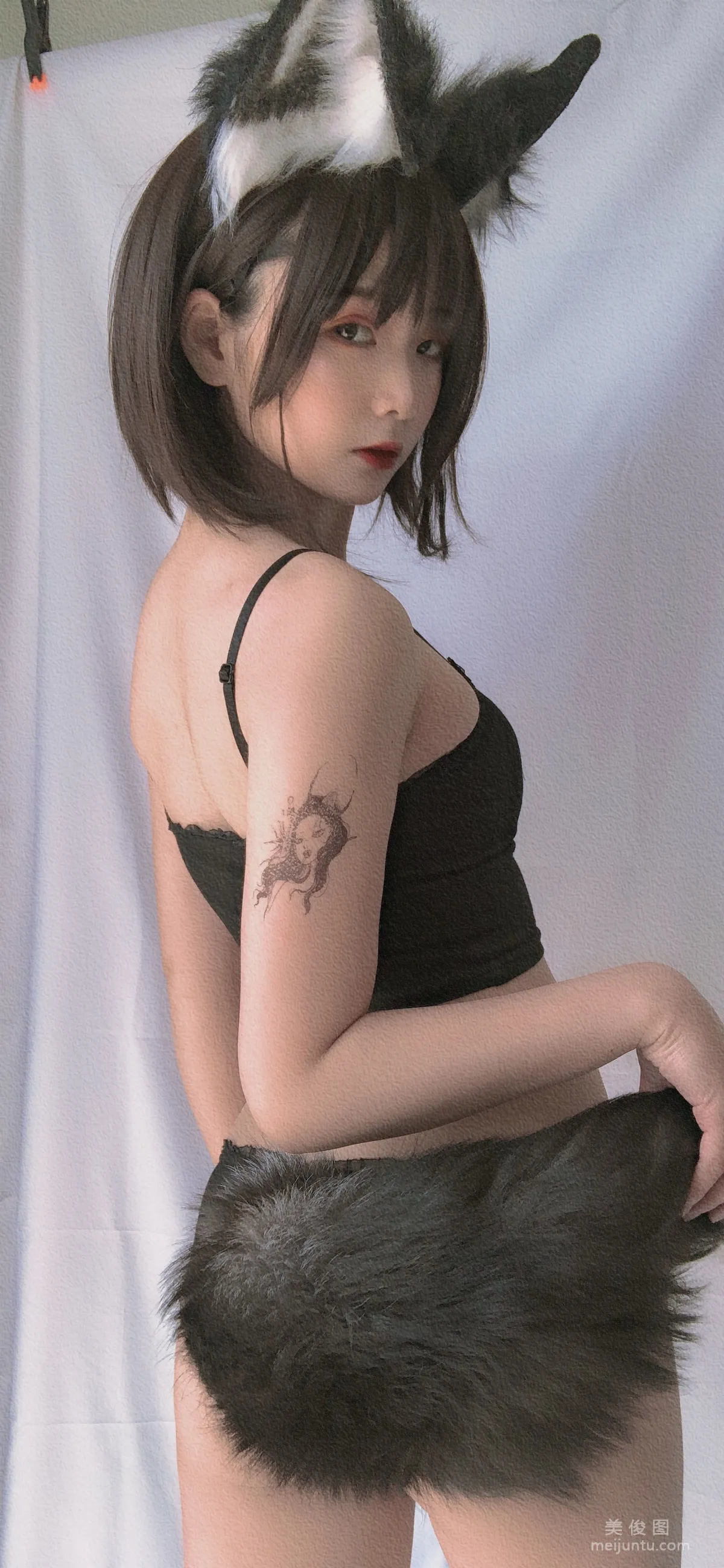 [網紅COSER] 萌妹是青水 - 小狼 寫真集 28