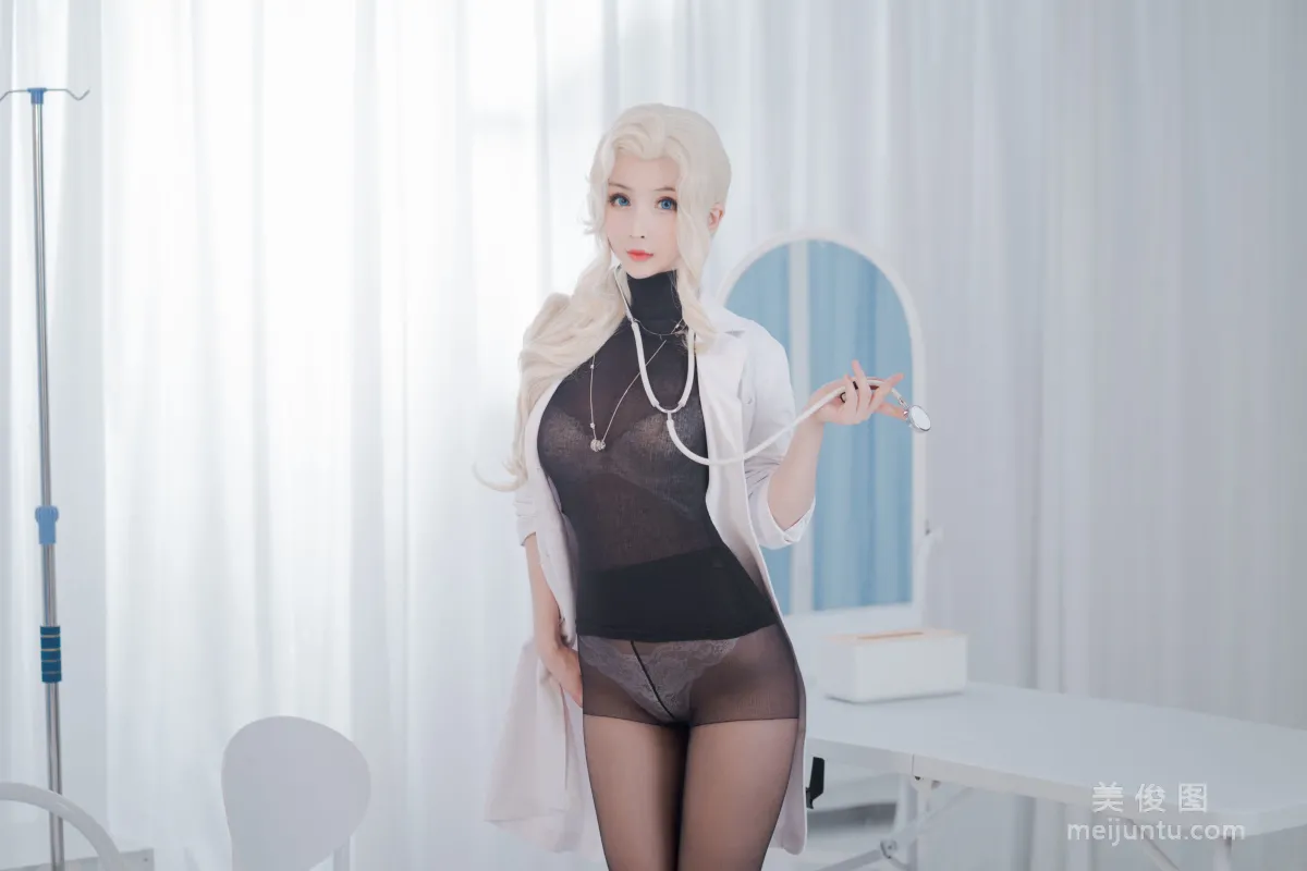 [網紅COSER] rioko涼涼子 - 透視裝的校醫大姐姐 29