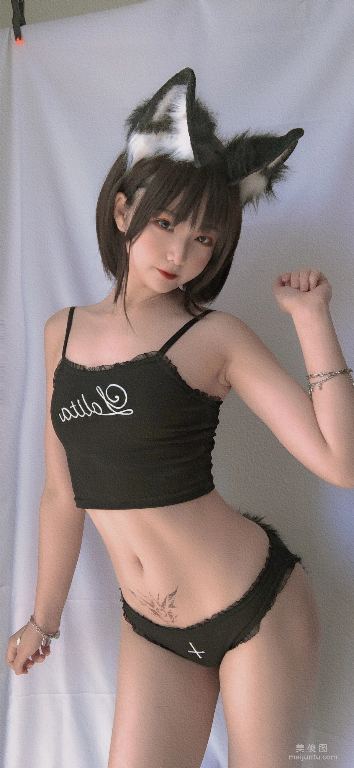 [網紅COSER] 萌妹是青水 - 小狼 寫真集 29