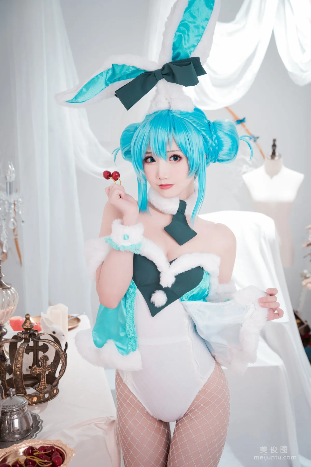 [網紅COSER] 面餅仙兒 - 初音兔女郎 寫真集 6