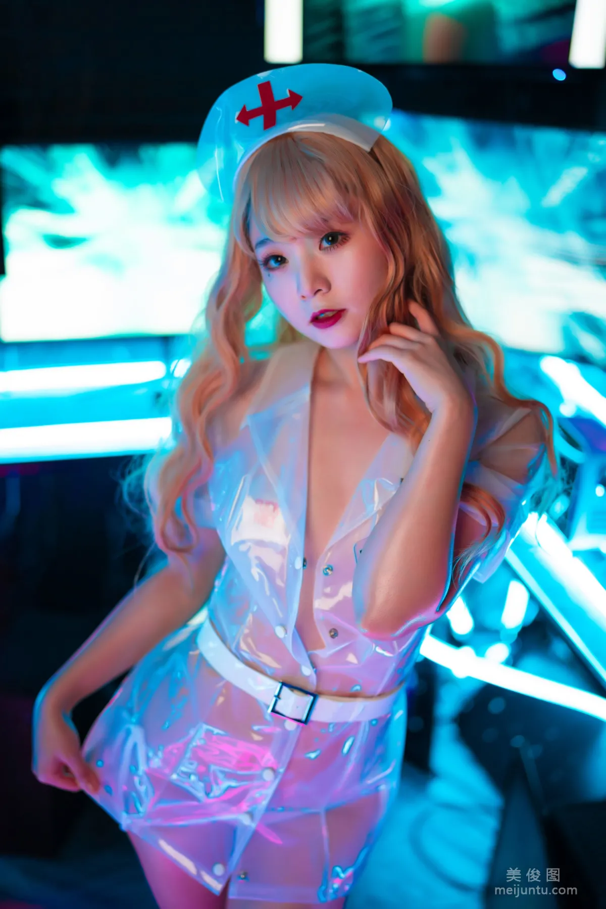 [網紅COSER] 萌妹是青水 - 歪萌護士 寫真集 36