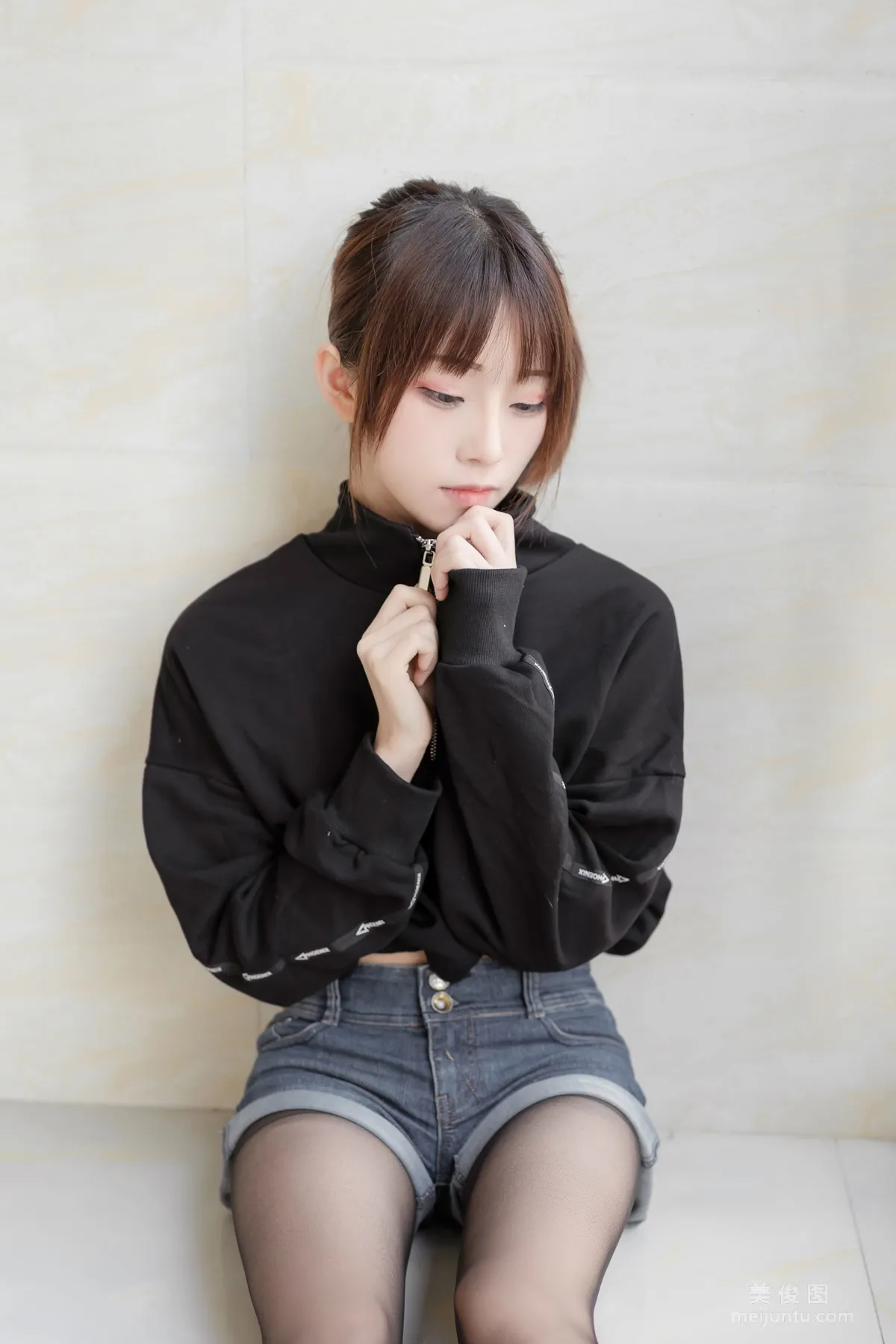 [网红COSER] Kitaro_绮太郎 - 单马尾女孩 写真集2