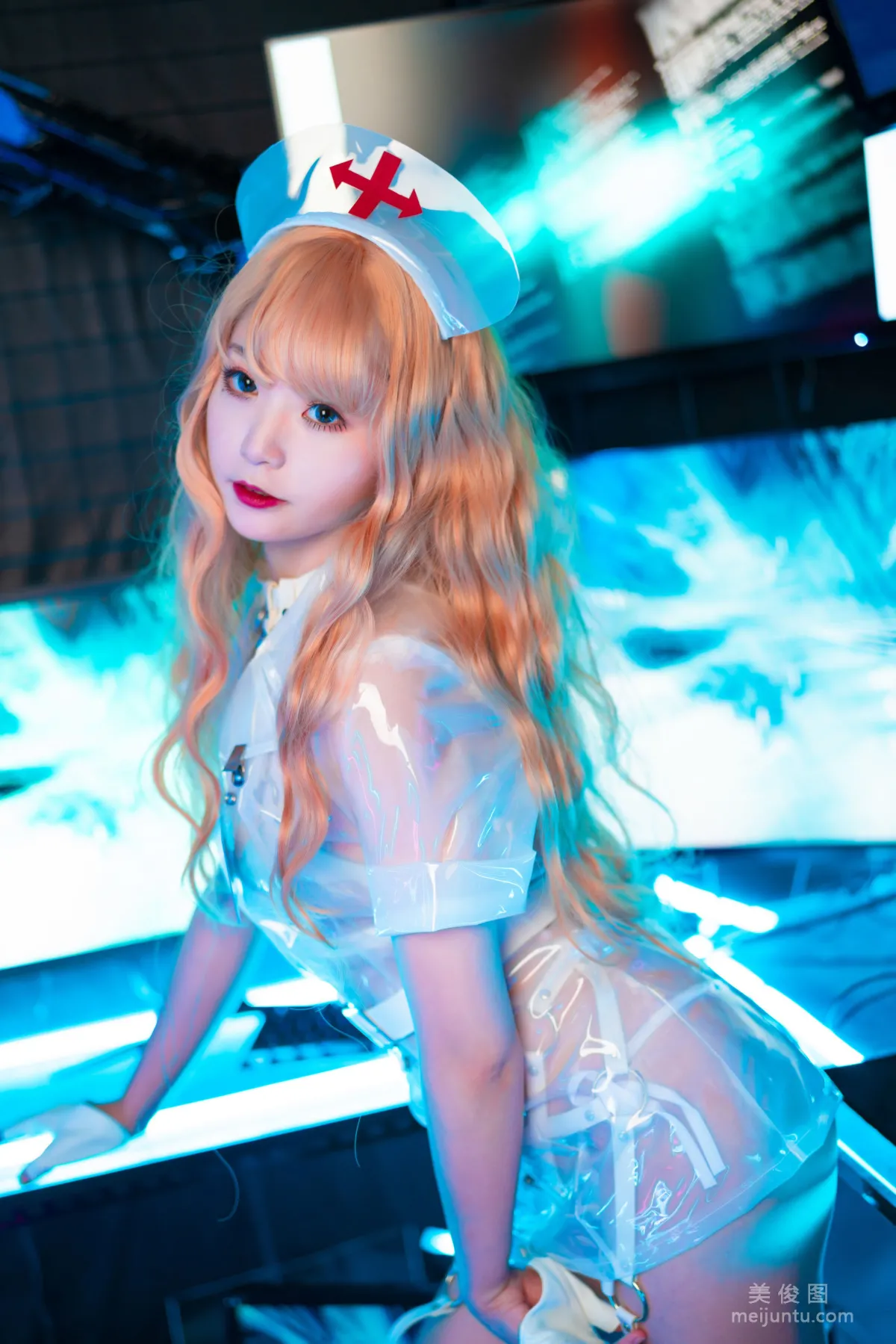 [網紅COSER] 萌妹是青水 - 歪萌護士 寫真集 19