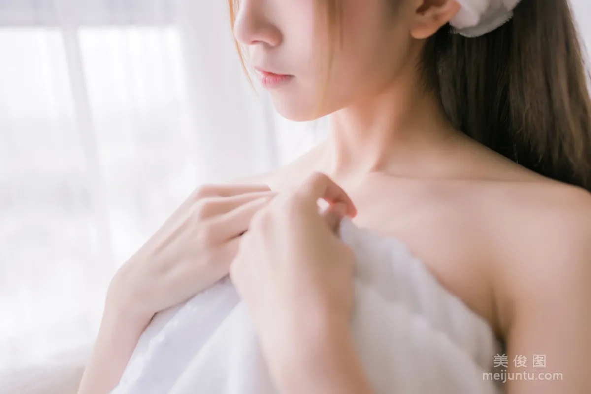 [網紅COSER] Kitaro_绮太郎 - 純白浴巾 寫真集 34