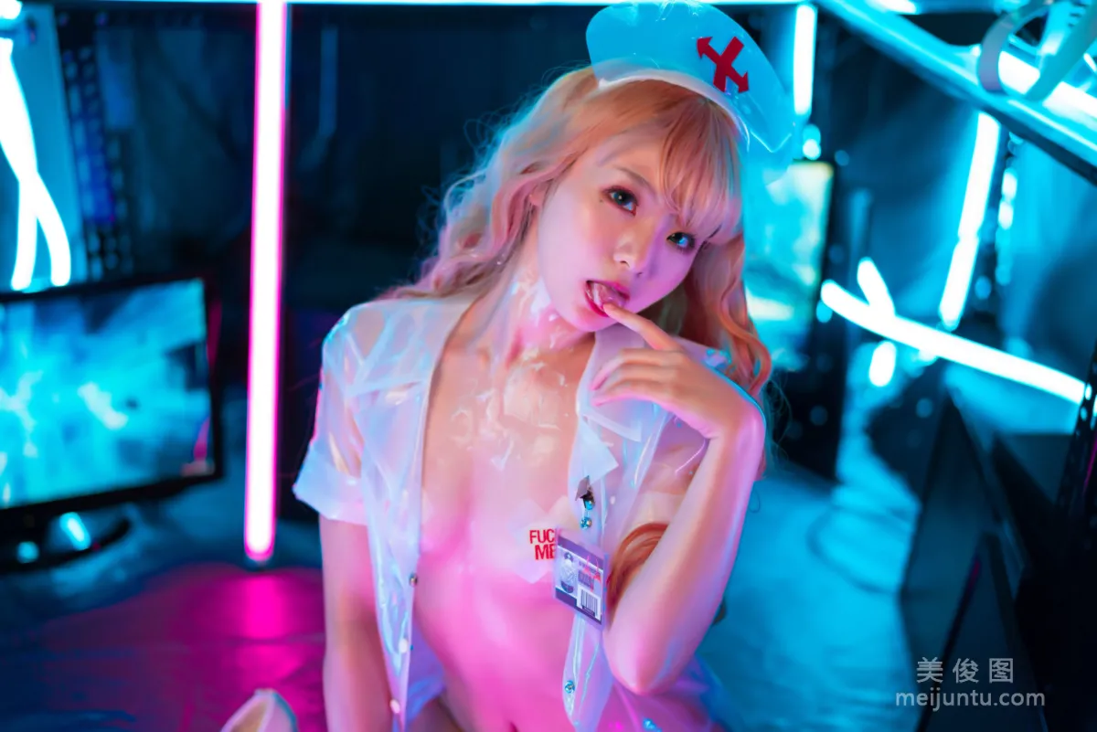 [網紅COSER] 萌妹是青水 - 歪萌護士 寫真集 44