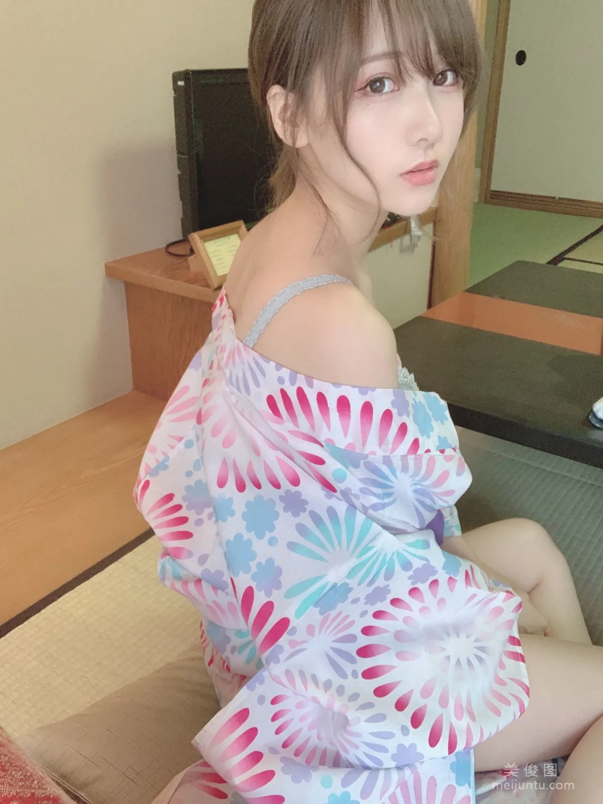 日本甜美COSERけんけん[fantia] 花火柄浴衣②(′∩ω・｀)ﾁﾗｯ!! 17