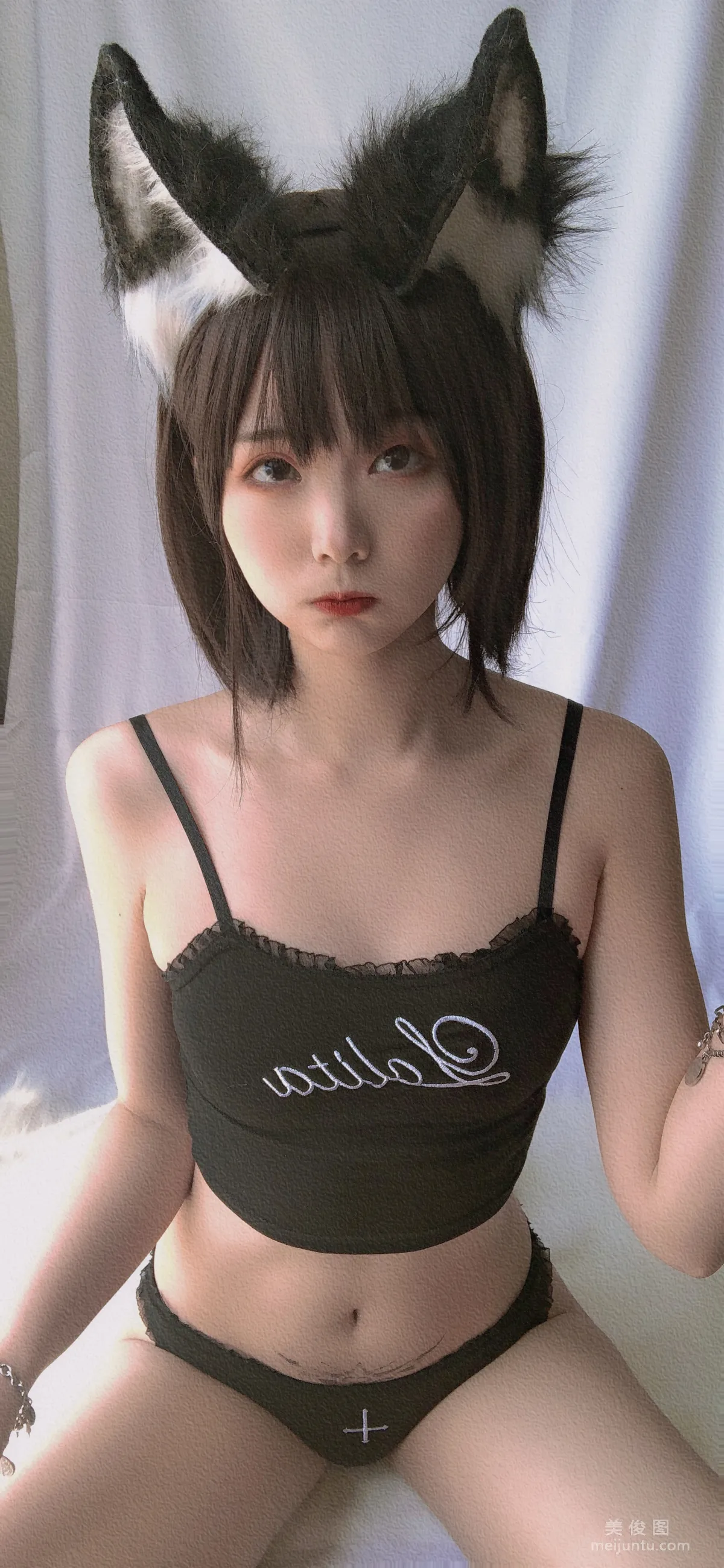 [網紅COSER] 萌妹是青水 - 小狼 寫真集 5
