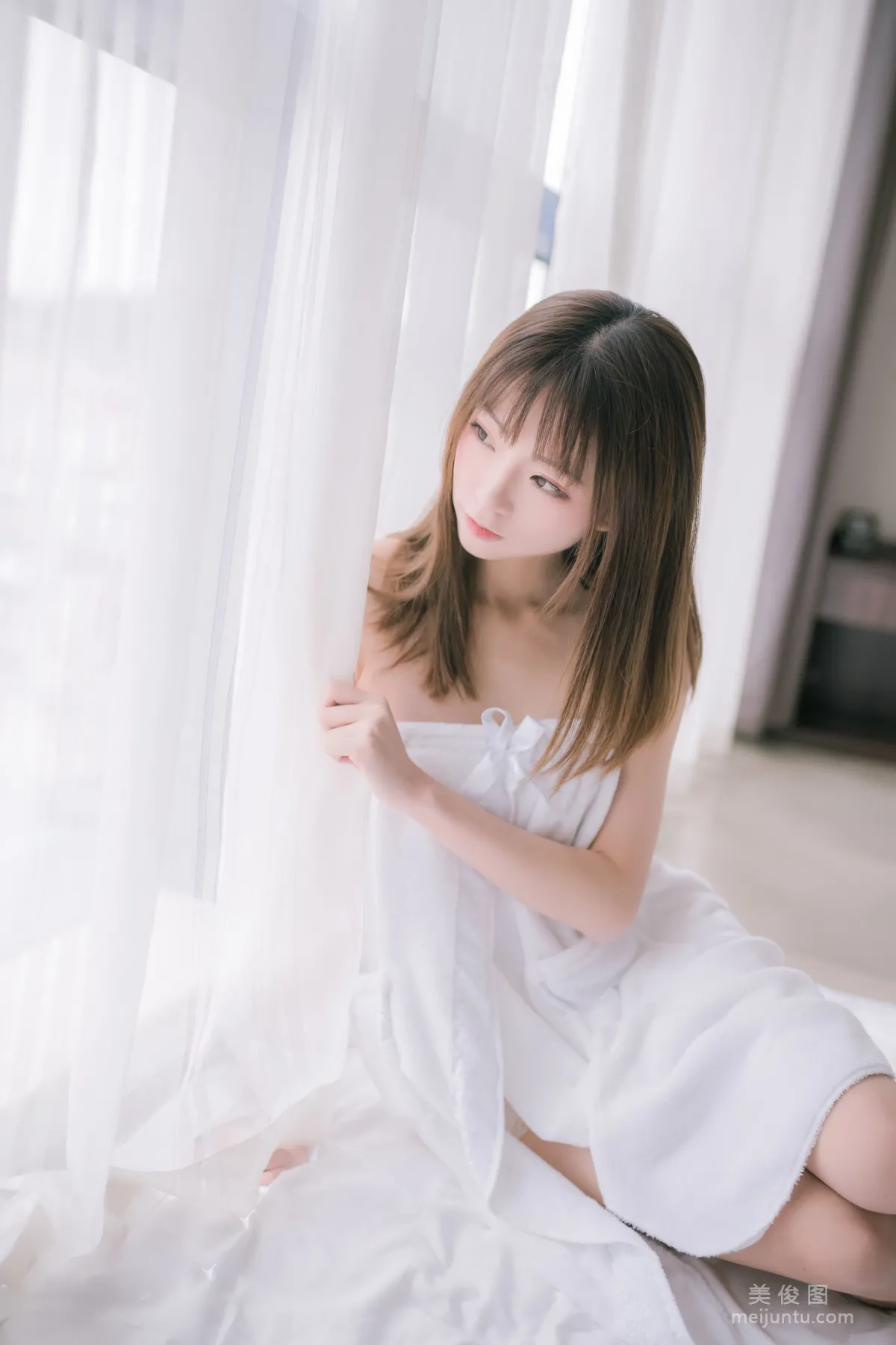 [網紅COSER] Kitaro_绮太郎 - 純白浴巾 寫真集 31