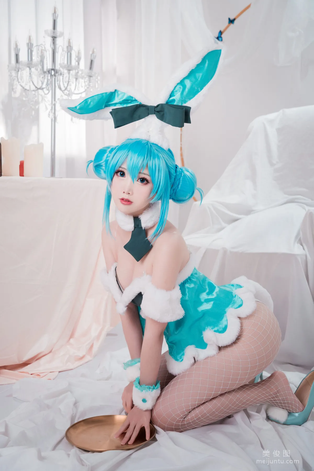 [網紅COSER] 面餅仙兒 - 初音兔女郎 寫真集 13