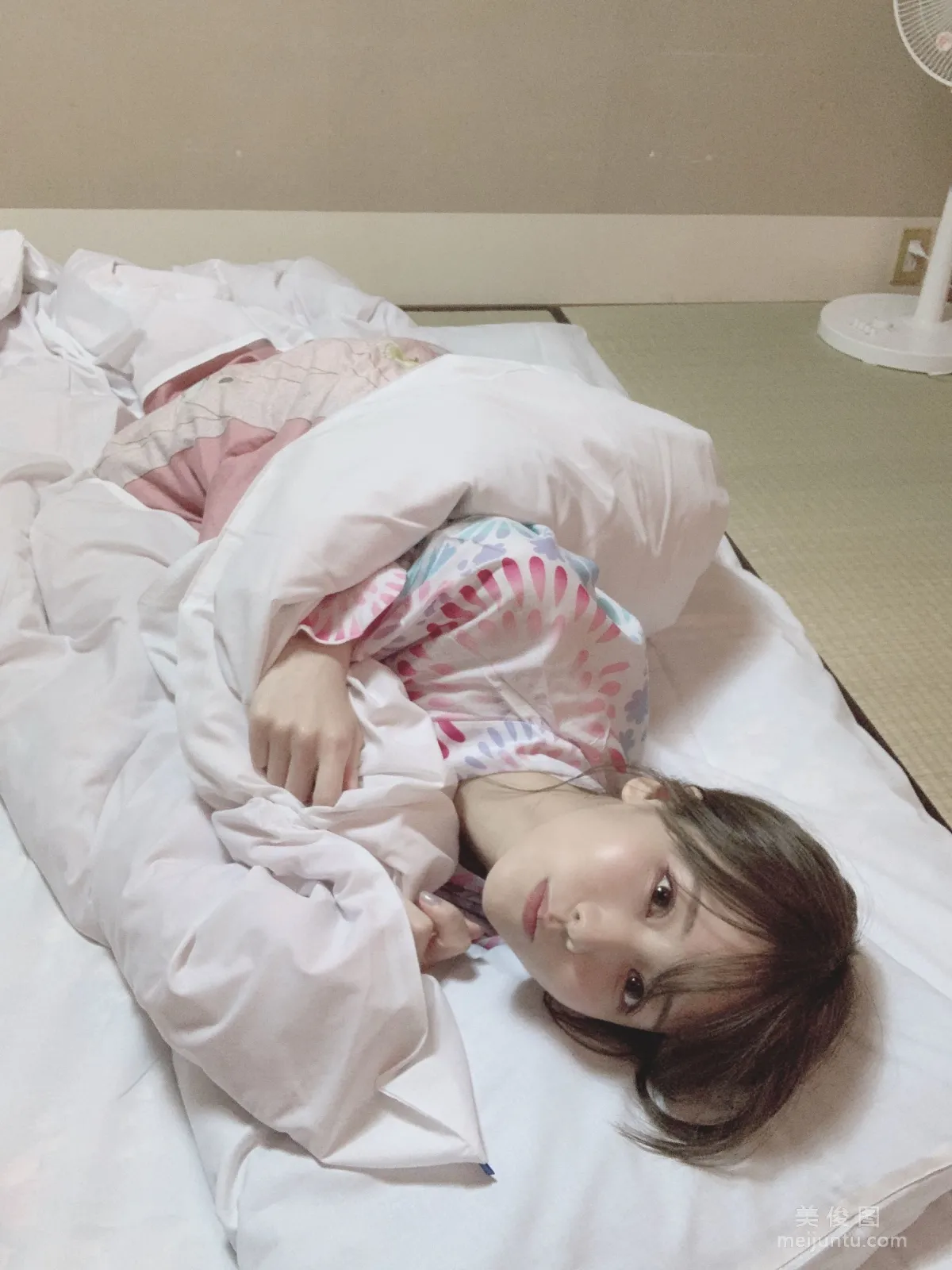 日本甜美COSERけんけん[fantia] 花火柄浴衣②(′∩ω・｀)ﾁﾗｯ!! 26